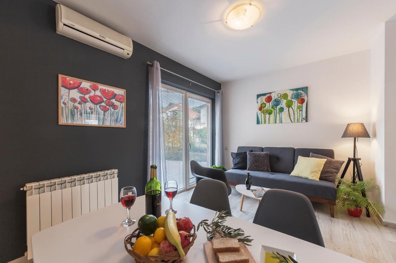 Apartments Canaria Pula Zewnętrze zdjęcie