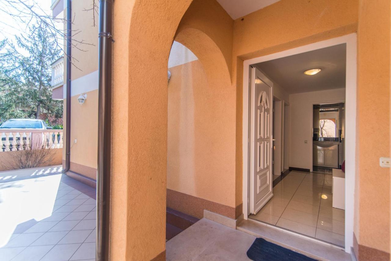 Apartments Canaria Pula Zewnętrze zdjęcie
